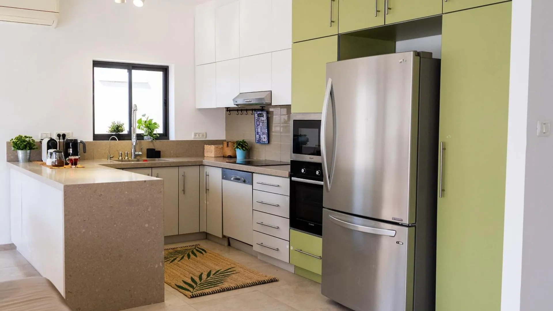 Beachside Spacious 2Br Family Home Haifa