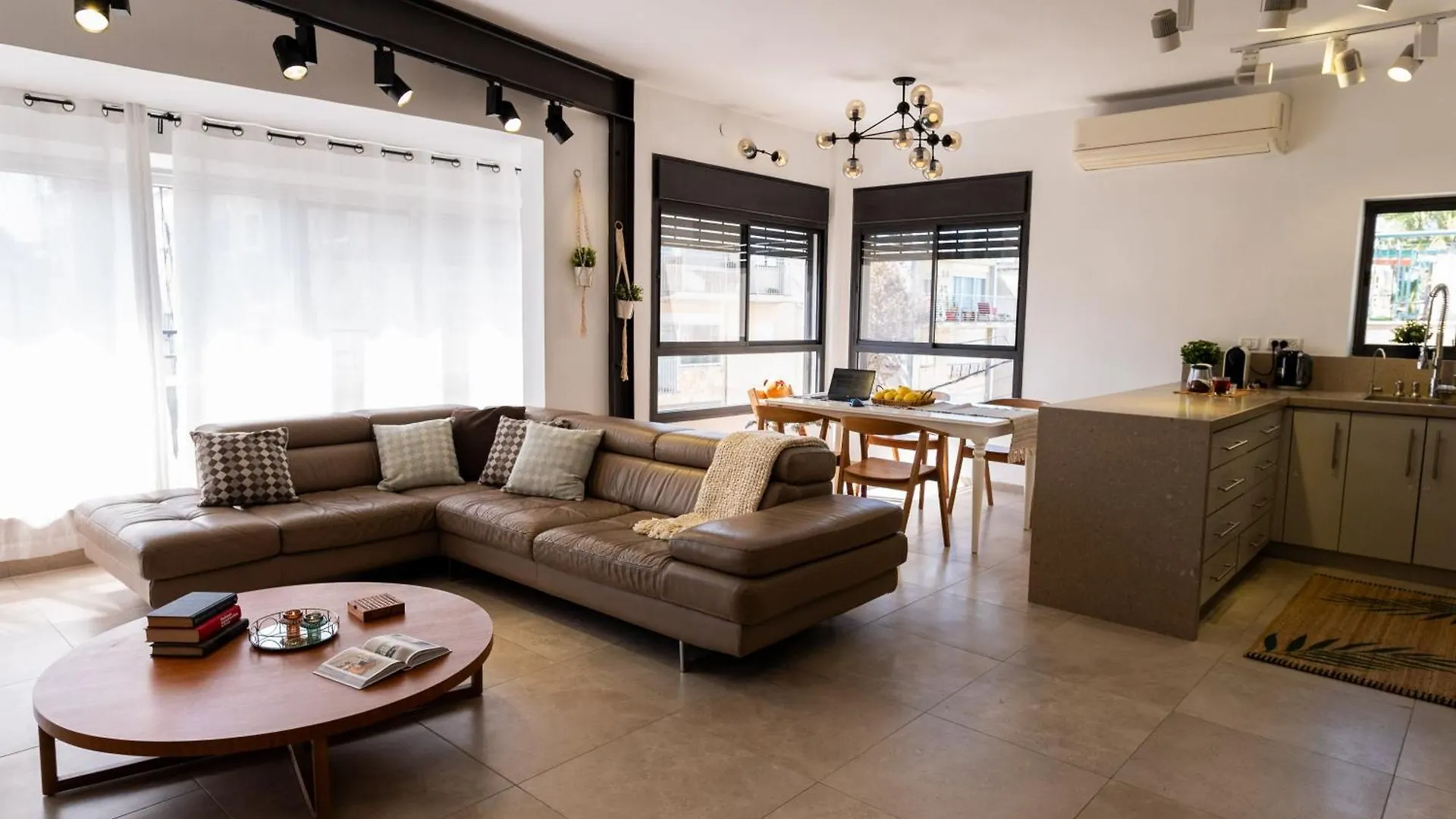 Apartment Beachside Spacious 2Br Family Home Haifa