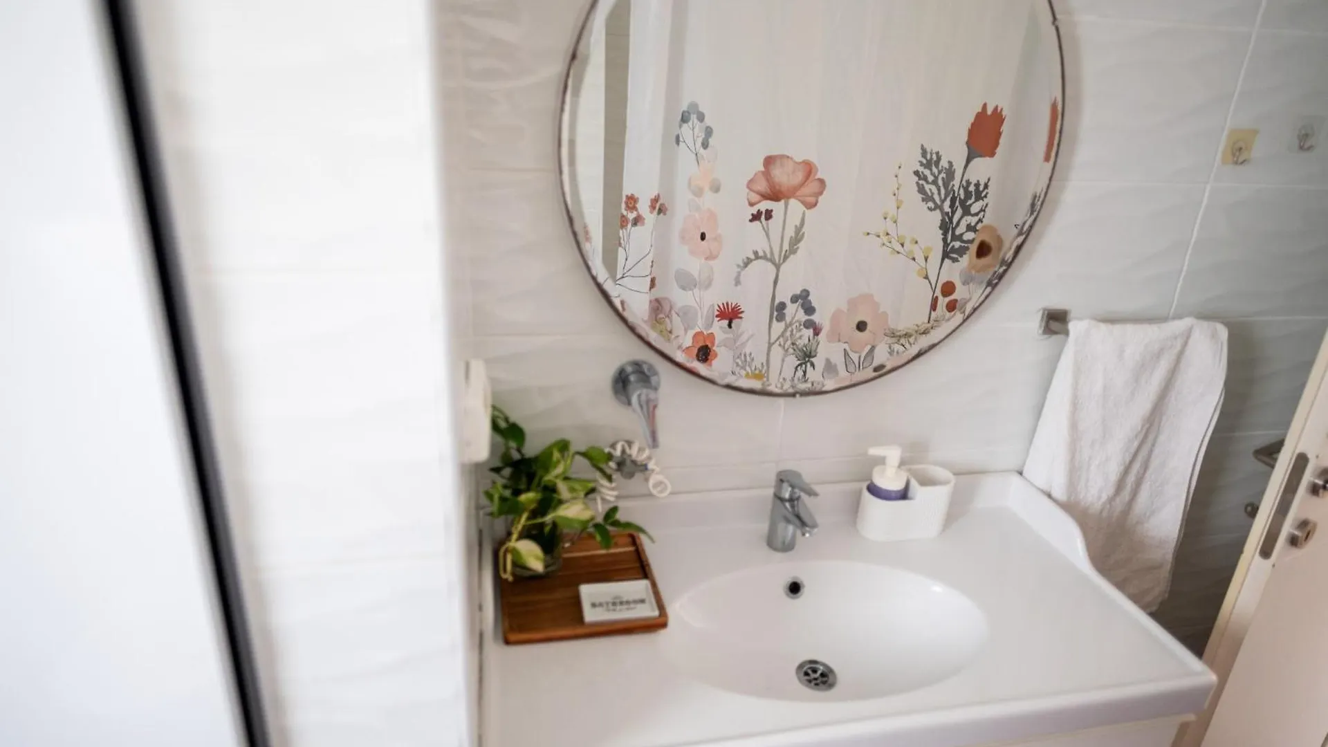 Apartment Beachside Spacious 2Br Family Home Haifa
